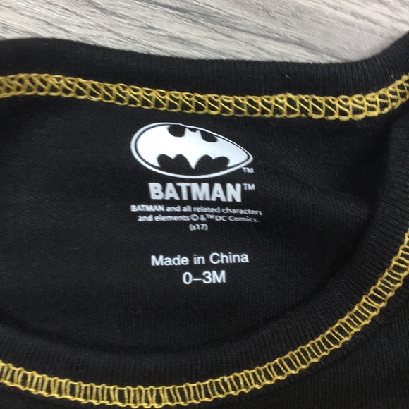 Batman Onesie 0-3 months - Picture 3 of 4